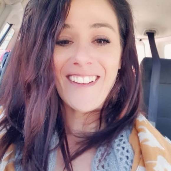 Meet your Posher, Kayla - Picture 5 of 7